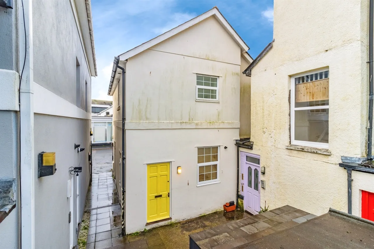 2 bed flat for sale — Queen Street, Newton Abbot