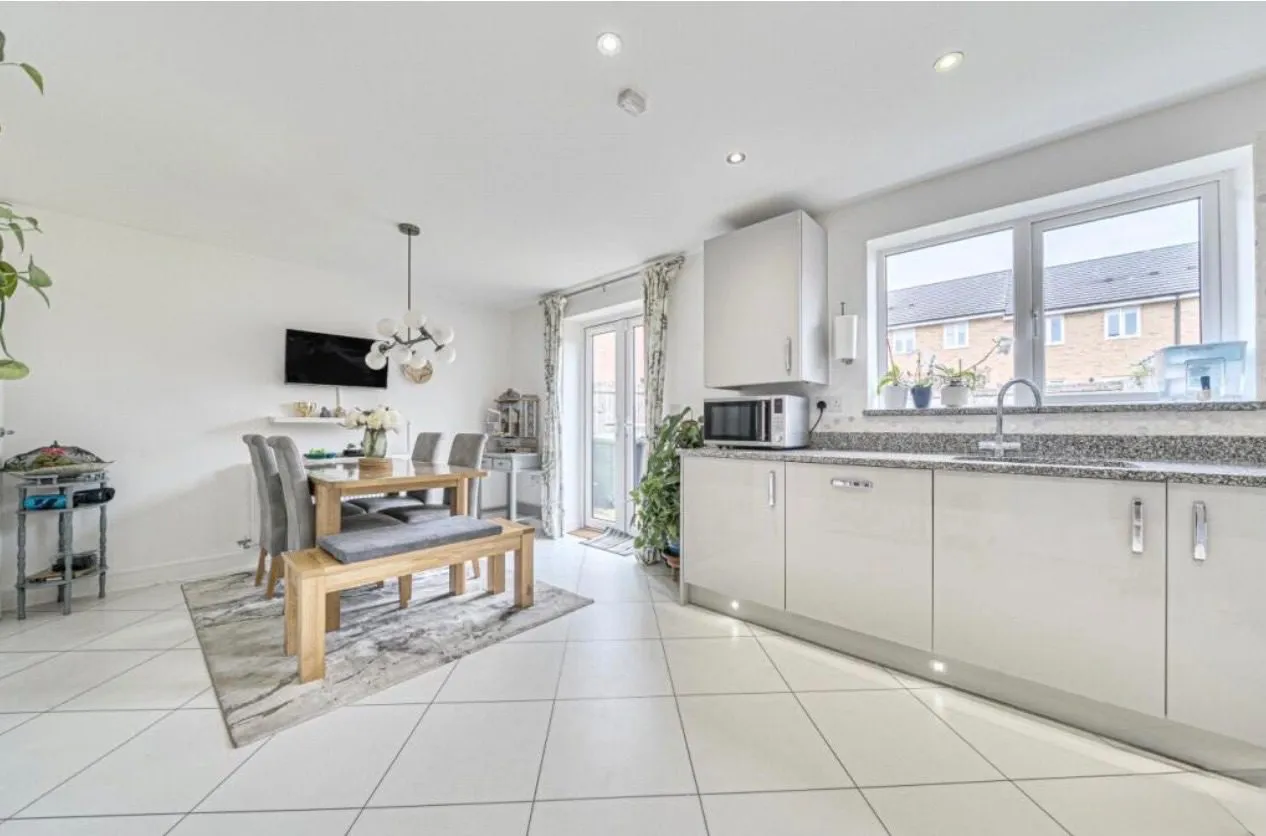 Homeleaze, Swindon, Wiltshire, SN1 4BT, photo 2