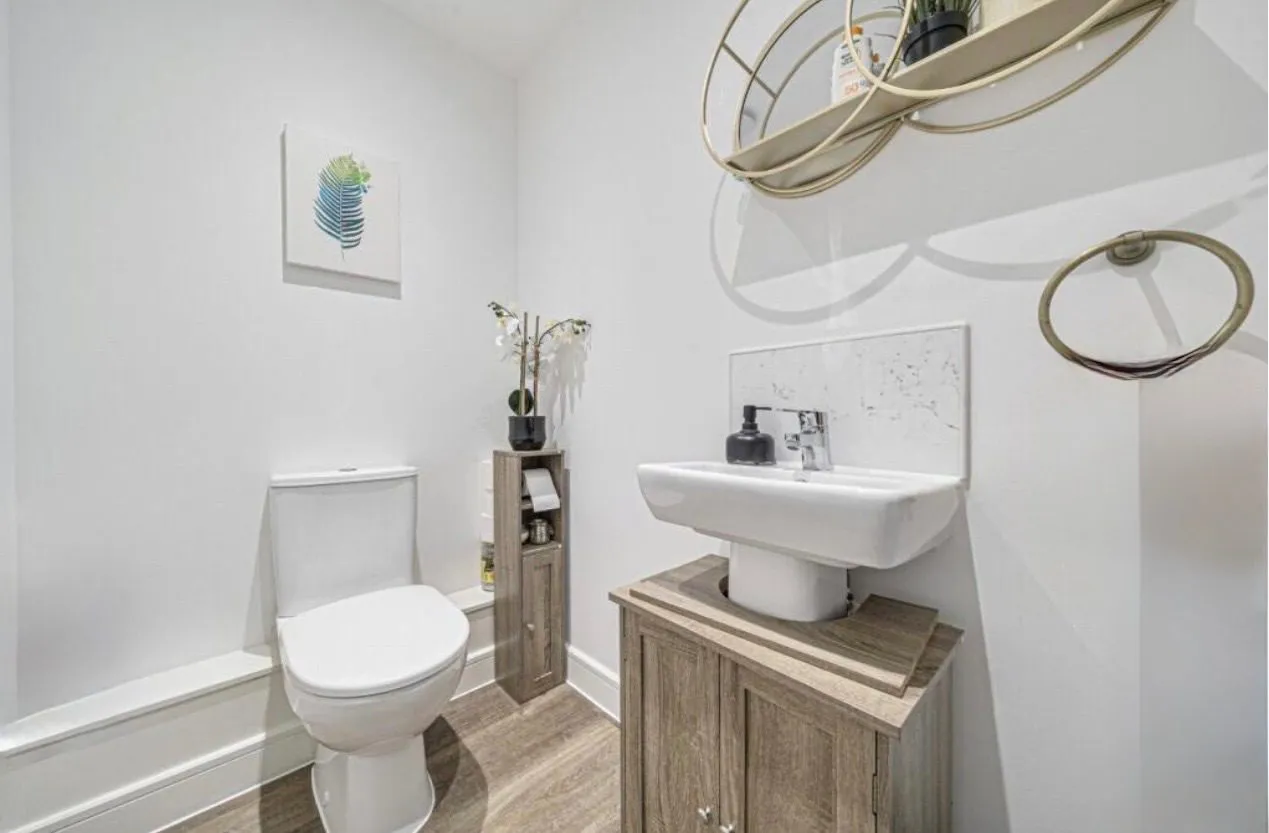 Homeleaze, Swindon, Wiltshire, SN1 4BT, photo 12