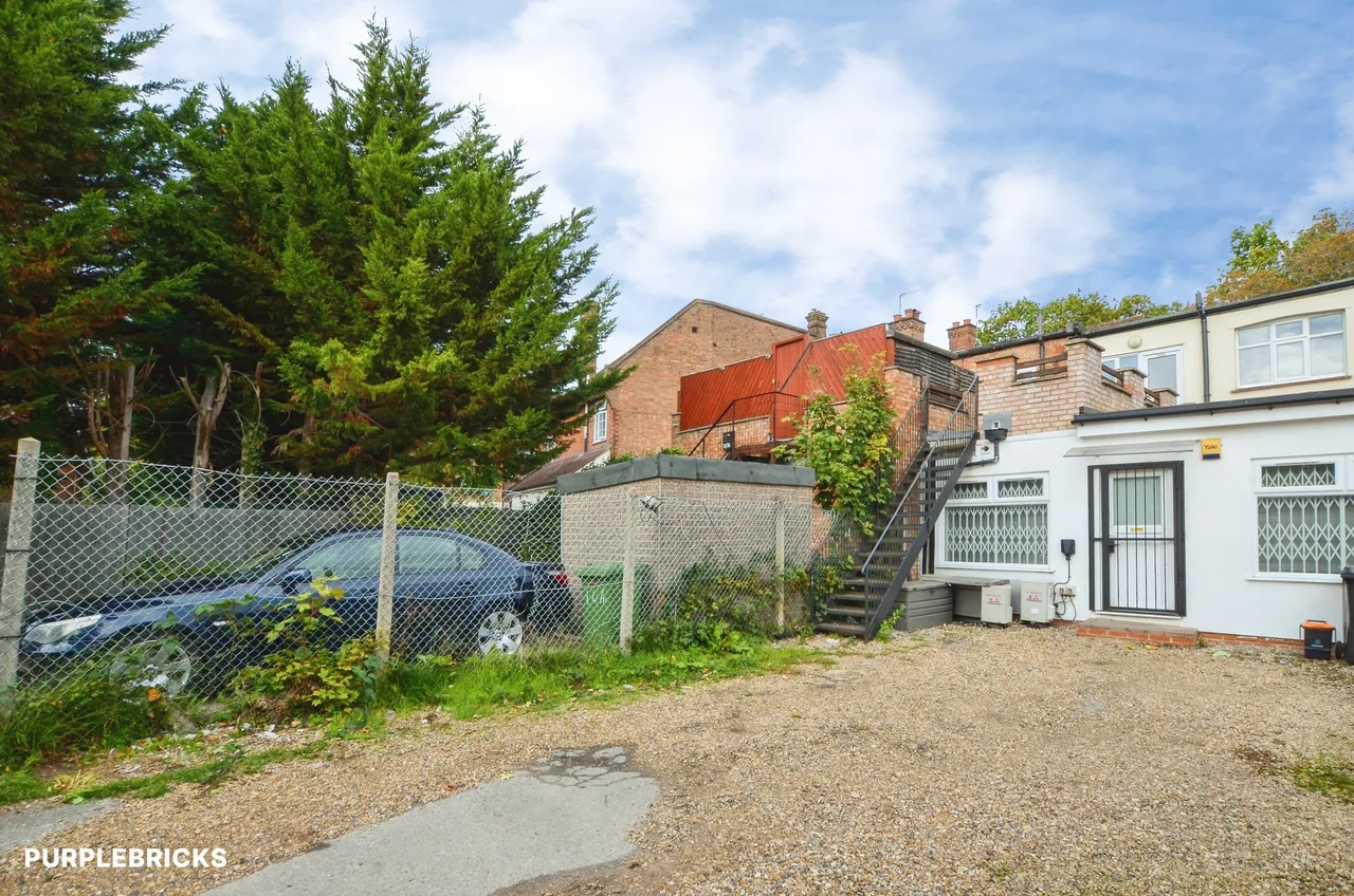 Uxbridge Road, Harrow, HA3, photo 13