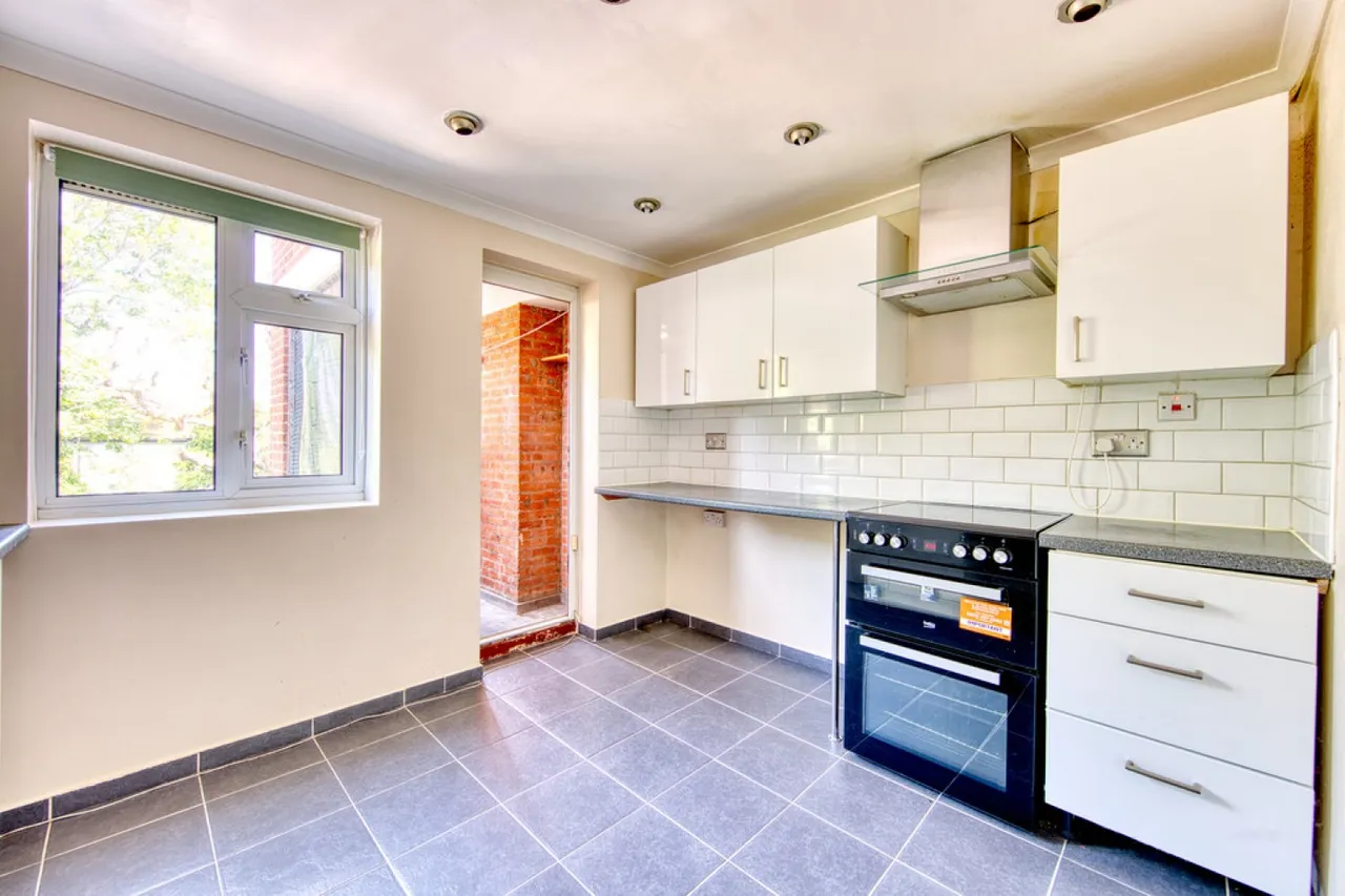 Althorne Gardens, South Woodford, photo 5