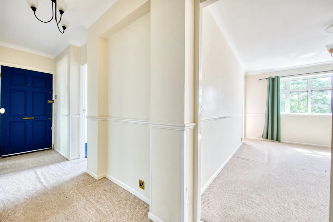 Althorne Gardens, South Woodford, photo 4