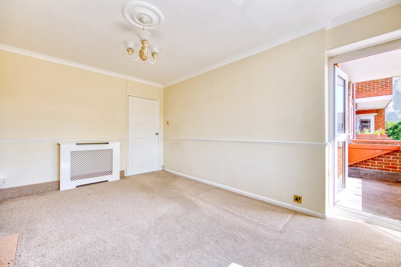 Althorne Gardens, South Woodford, photo 9