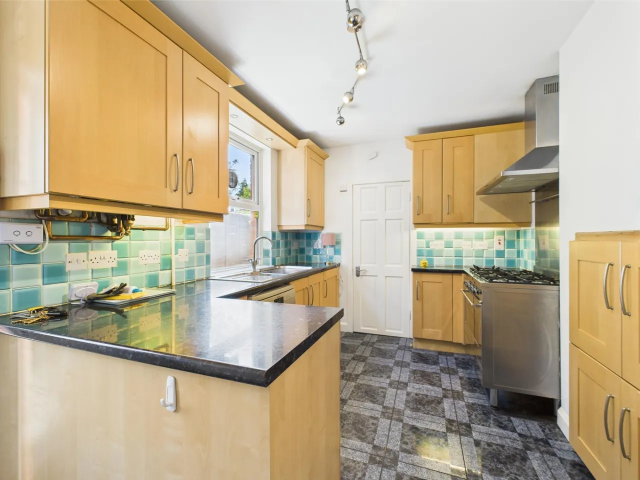 Worting Road, Basingstoke, RG21, photo 5