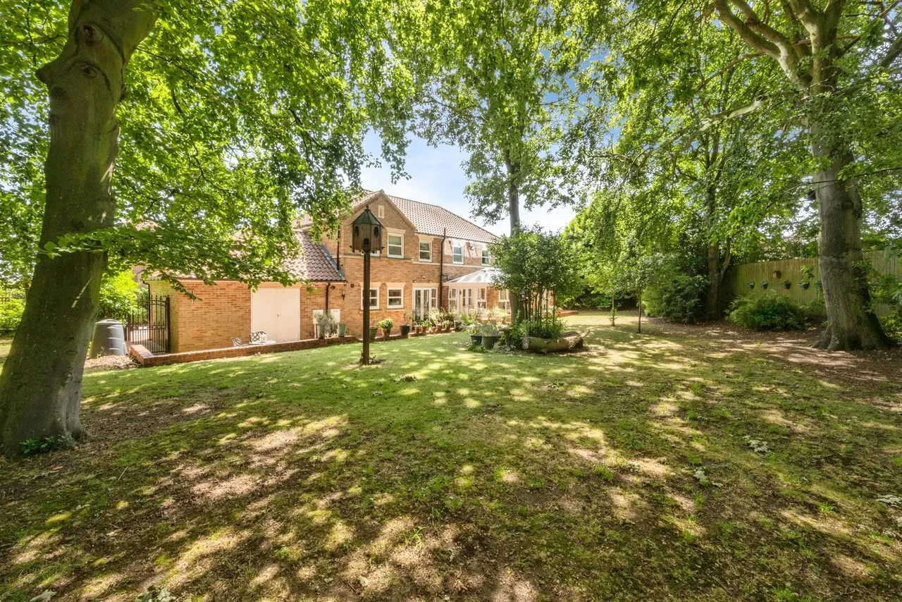 Racecourse Close, Swinton, S64, photo 28