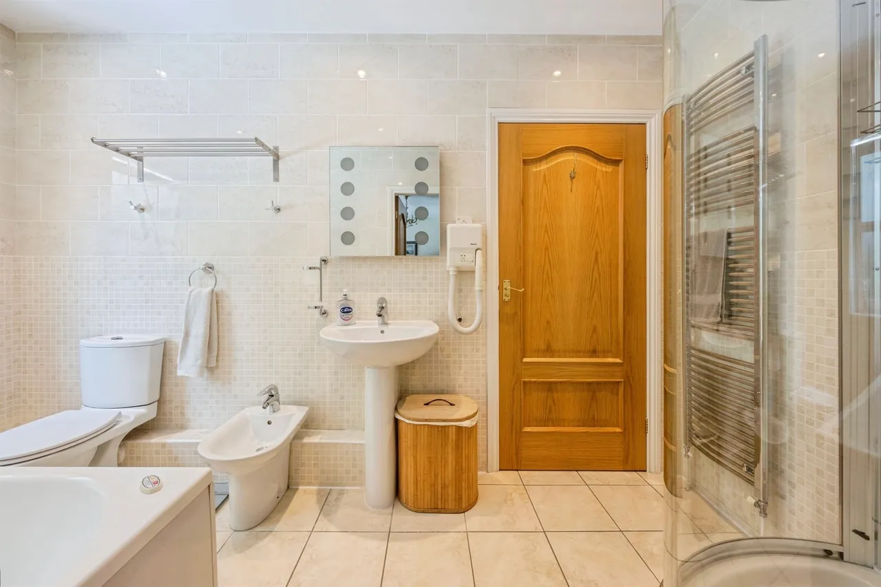 Racecourse Close, Swinton, S64, photo 25