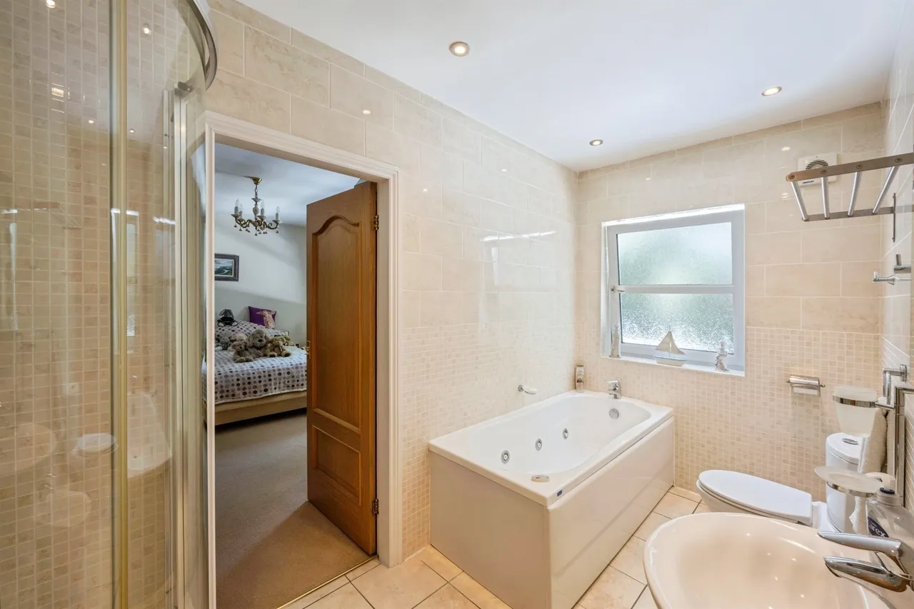 Racecourse Close, Swinton, S64, photo 24
