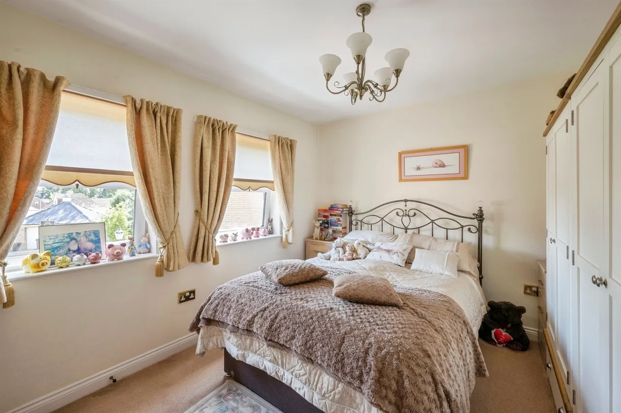 Racecourse Close, Swinton, S64, photo 26