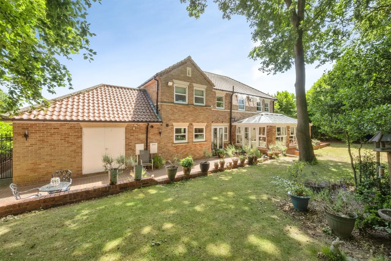 Racecourse Close, Swinton, S64, photo 29