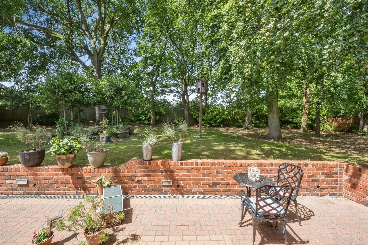 Racecourse Close, Swinton, S64, photo 30