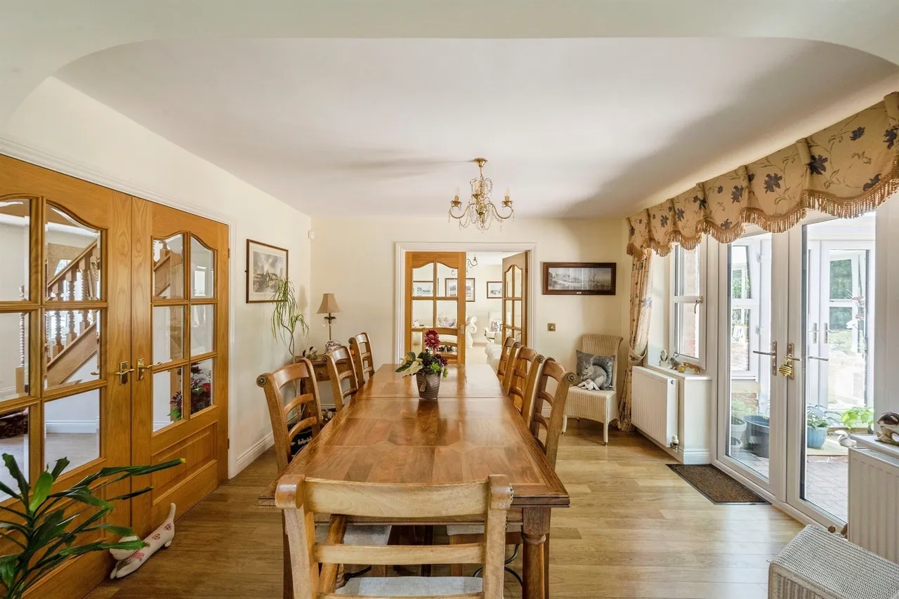 Racecourse Close, Swinton, S64, photo 12