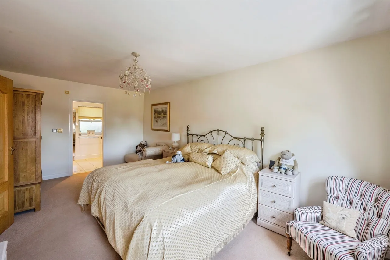 Racecourse Close, Swinton, S64, photo 18