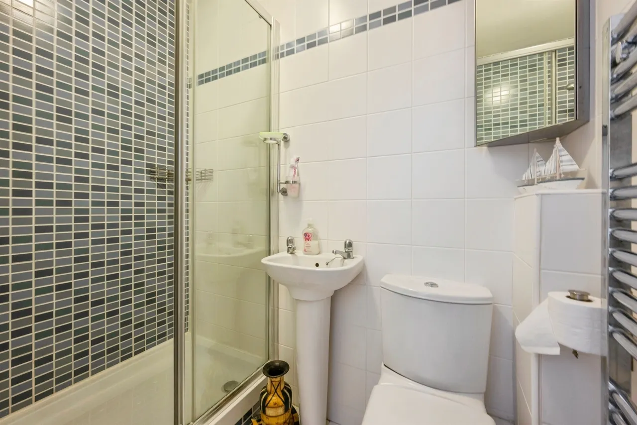 Racecourse Close, Swinton, S64, photo 27