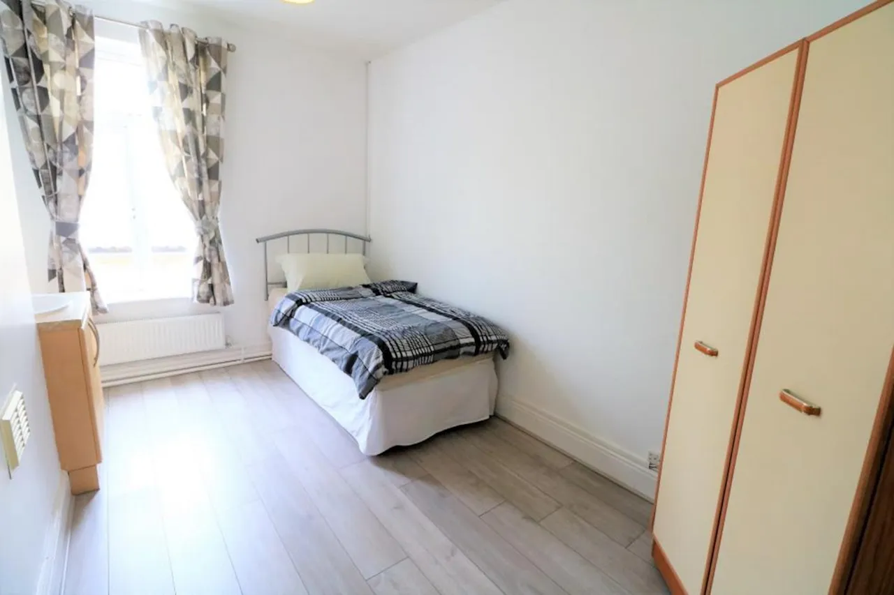 Stafford Road, Oakengates, TF2, photo 7