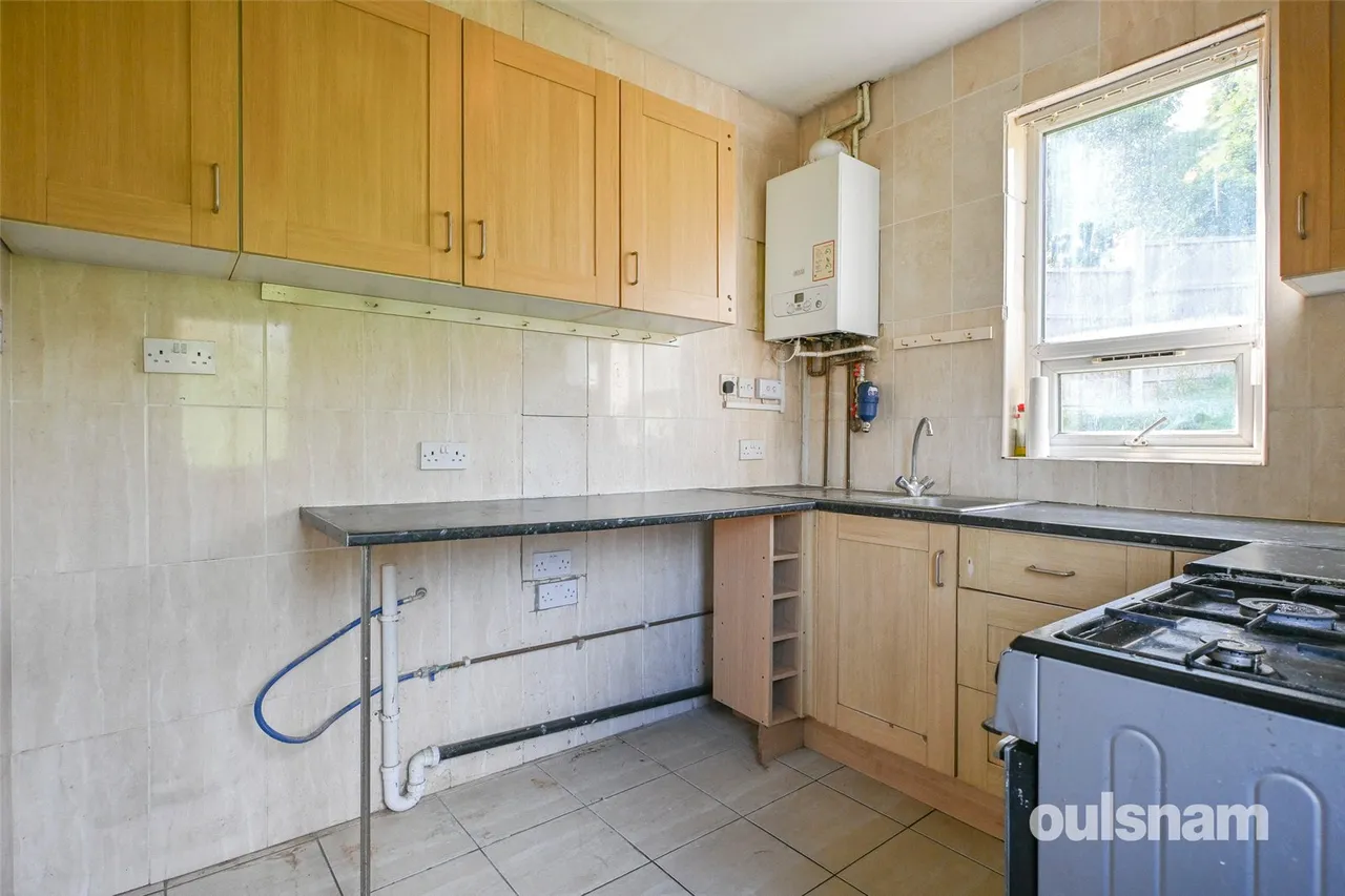 Dudley Road West, Tividale, Oldbury, West Midlands, B69 2LU, photo 9