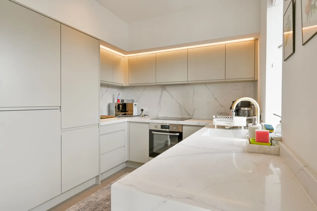 Flat 5, 43 Gunnersbury Avenue, London, photo 6
