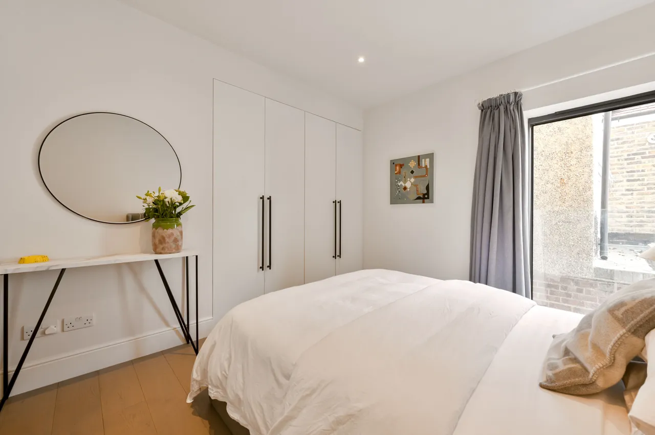 Flat 5, 43 Gunnersbury Avenue, London, photo 10