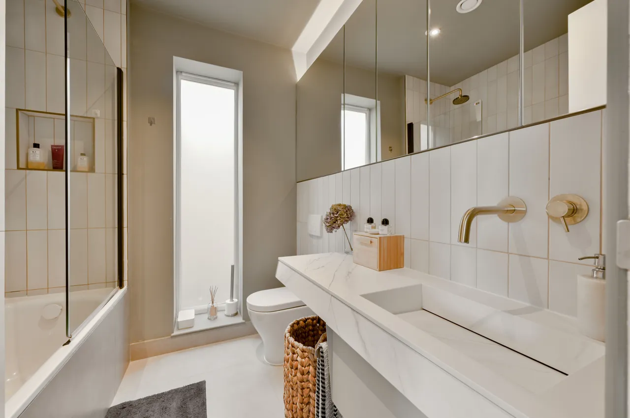 Flat 5, 43 Gunnersbury Avenue, London, photo 8