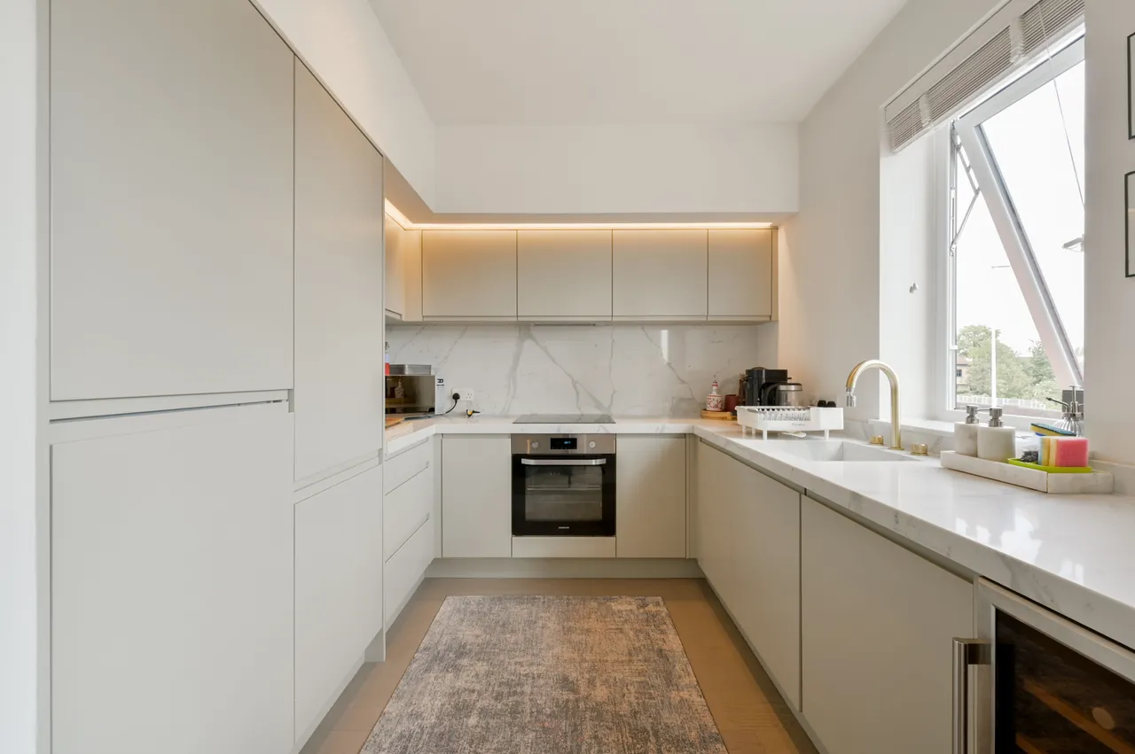 Flat 5, 43 Gunnersbury Avenue, London, photo 5