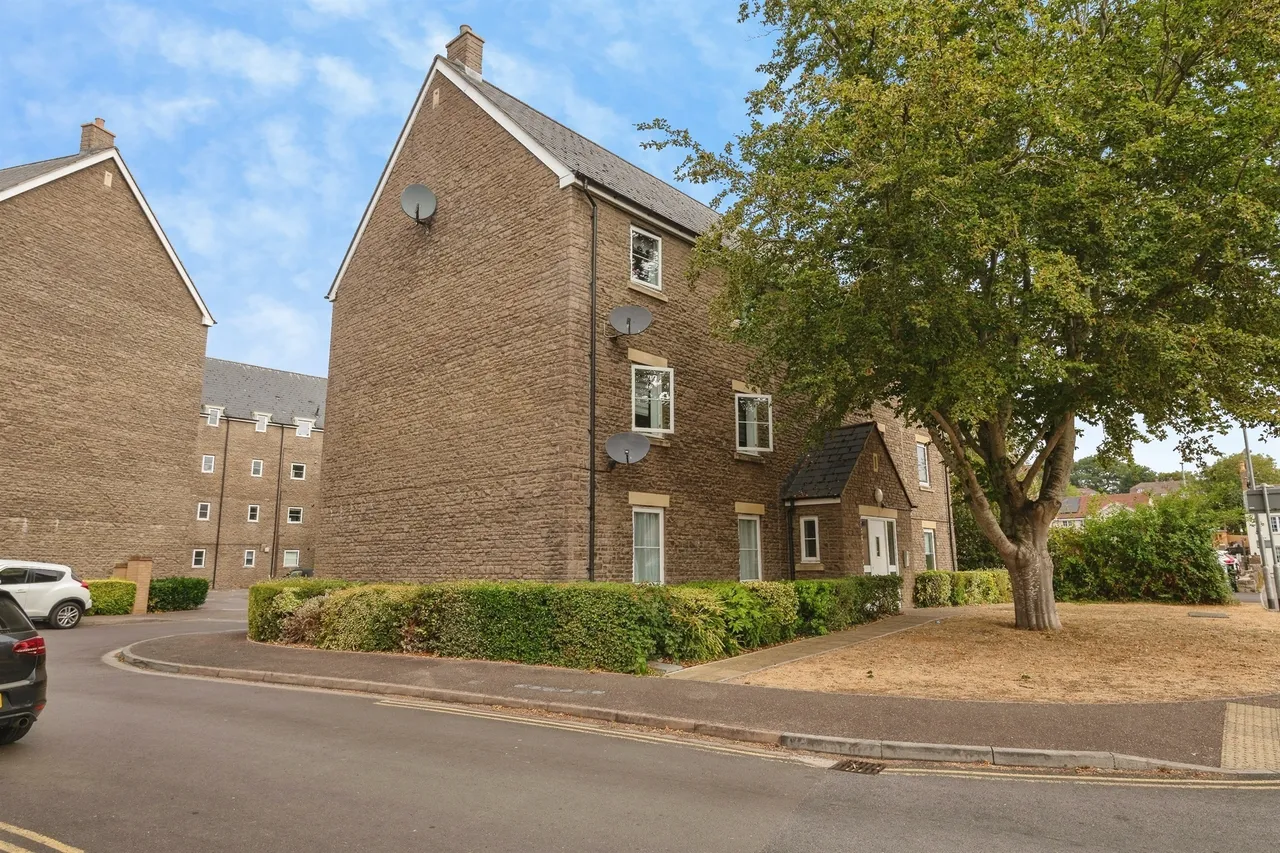 2 bed flat for sale, Marshall Court, Taunton, TA2