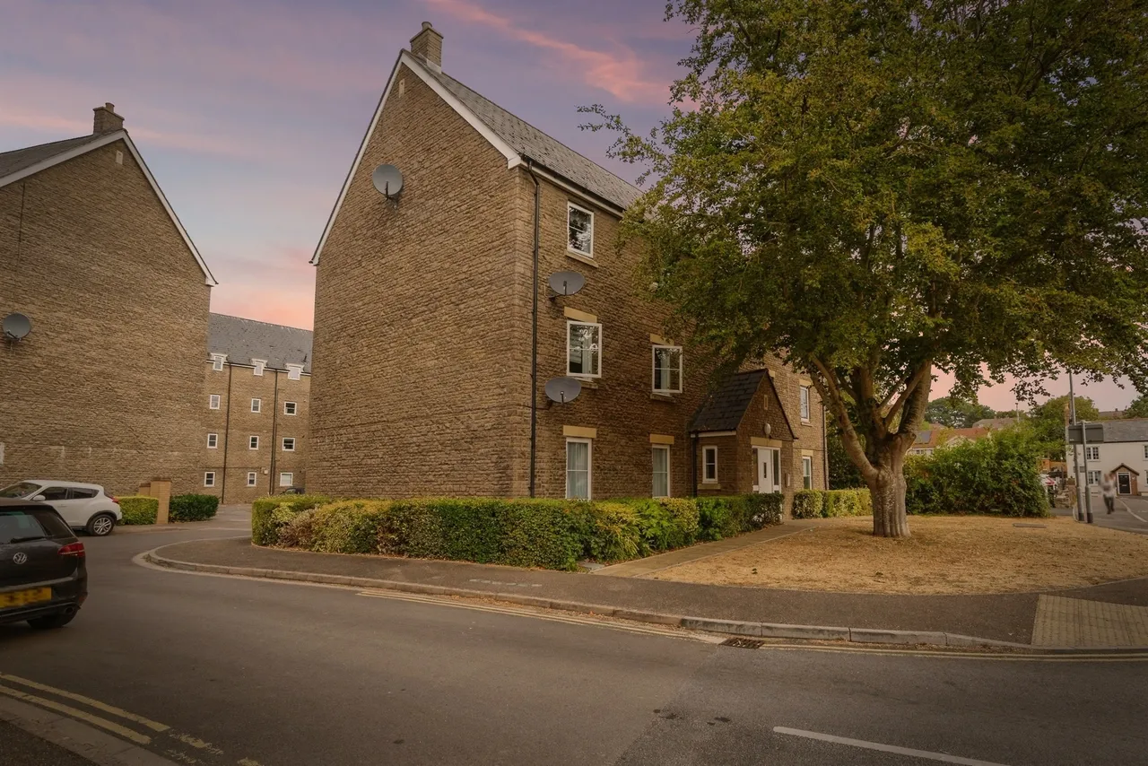Marshall Court, Taunton, TA2, photo 13
