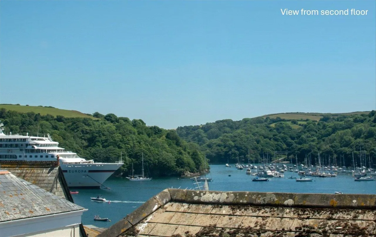Esplanade, Fowey, photo 2