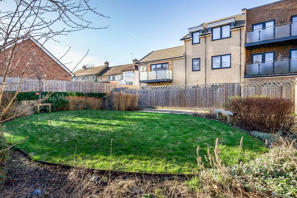 Oakpoint Court, Sutton Court Road, UB10, photo 23