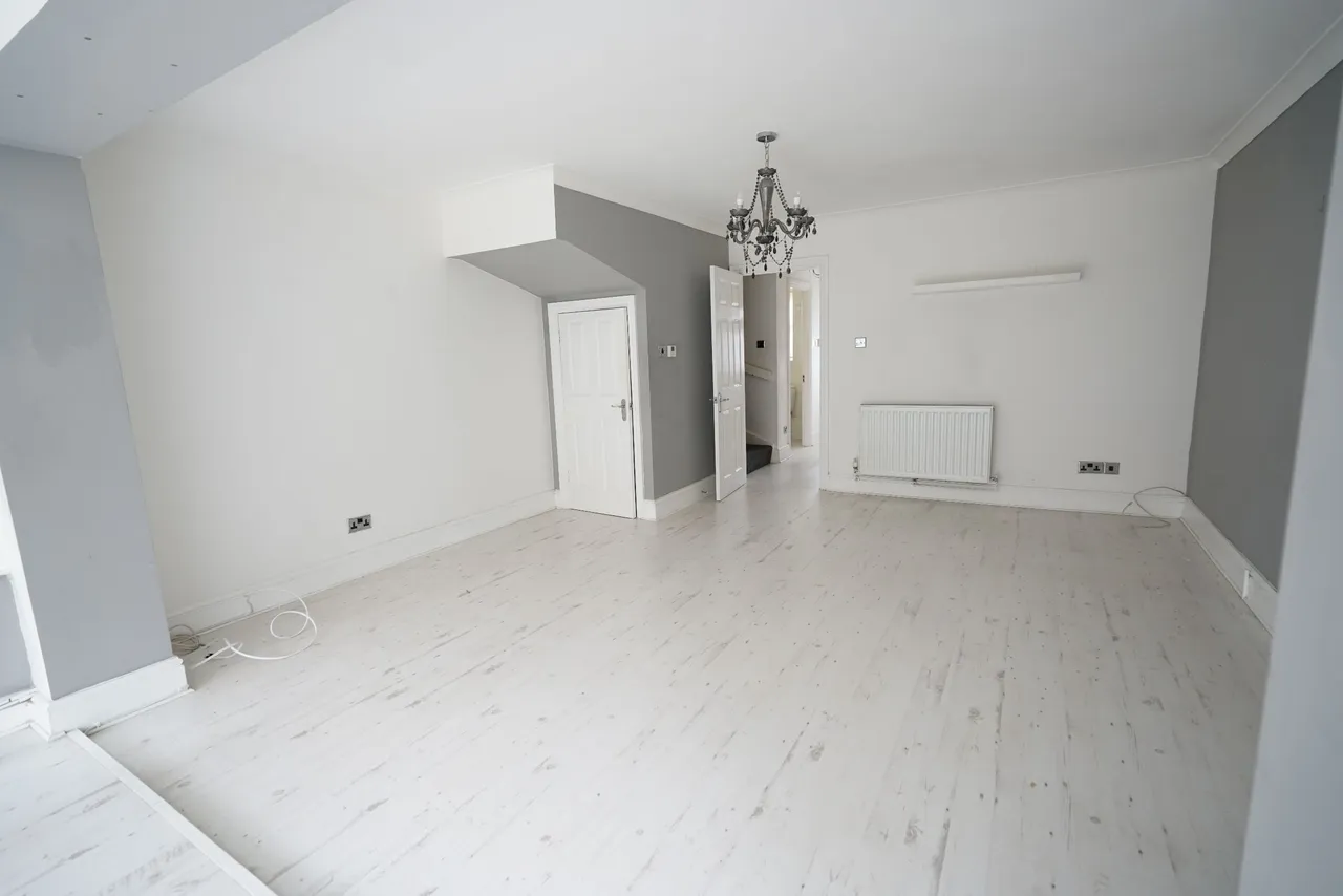 Swallow Close, Grays, Essex, RM16 6RH, photo 2