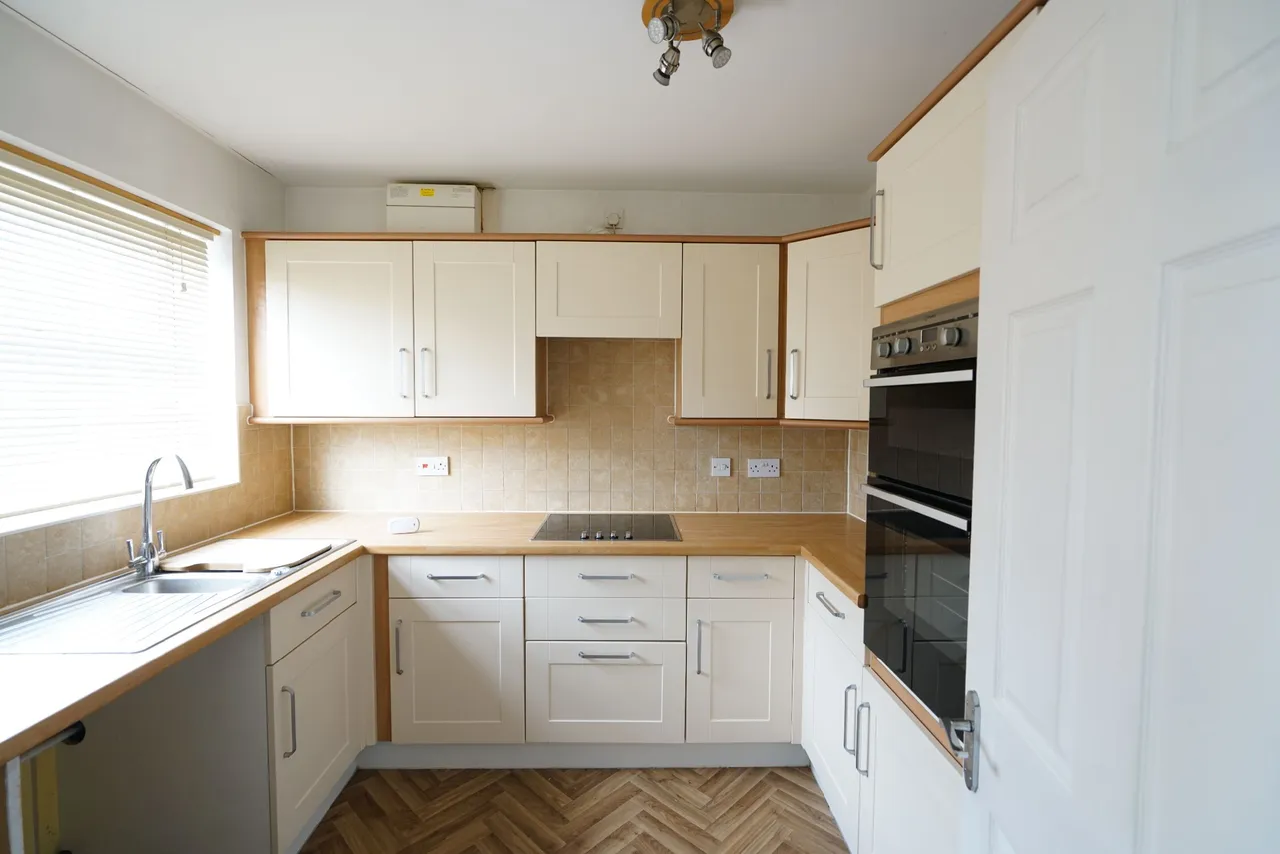 Swallow Close, Grays, Essex, RM16 6RH, photo 9