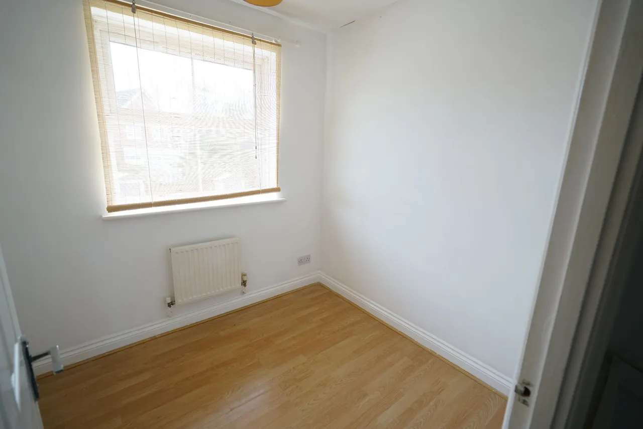 Swallow Close, Grays, Essex, RM16 6RH, photo 10