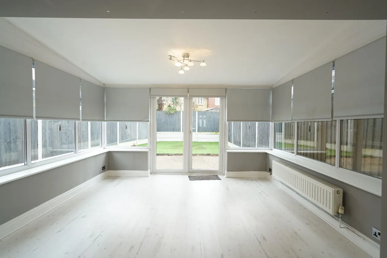 Swallow Close, Grays, Essex, RM16 6RH, photo 6