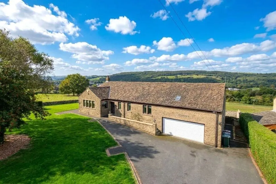 3 bed house for sale, Micklethwaite, Bingley, BD16