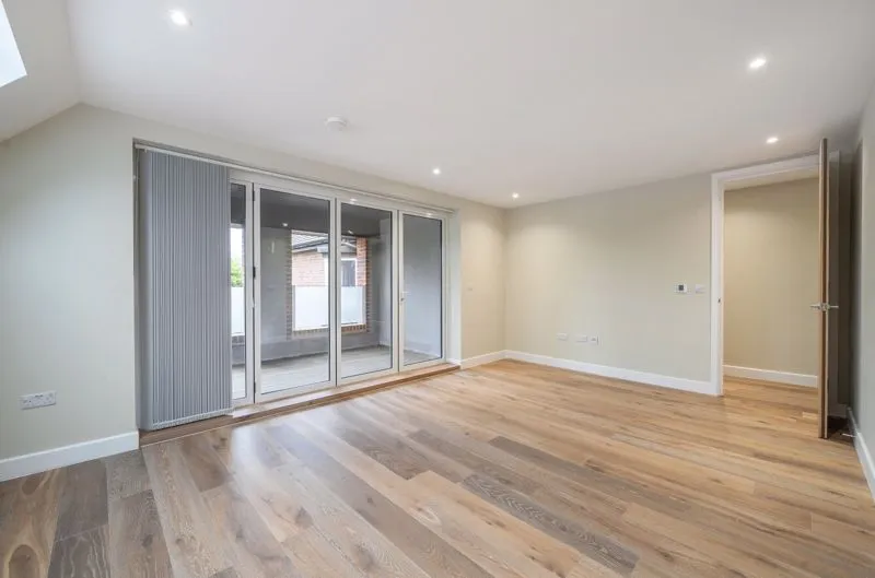 42 Grovelands Road, Purley CR8 4FL, photo 3