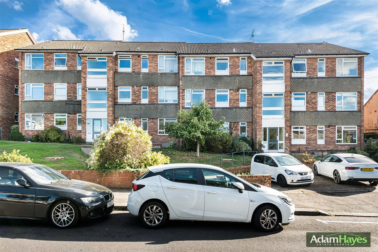 2 bed flat for sale, Somerset Road, Barnet, EN5