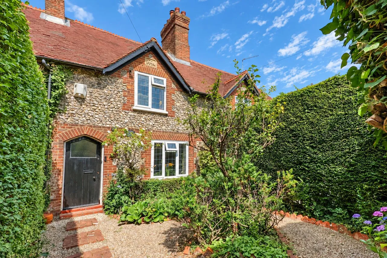 2 bed house for sale, Marlow Road, High Wycombe, HP11