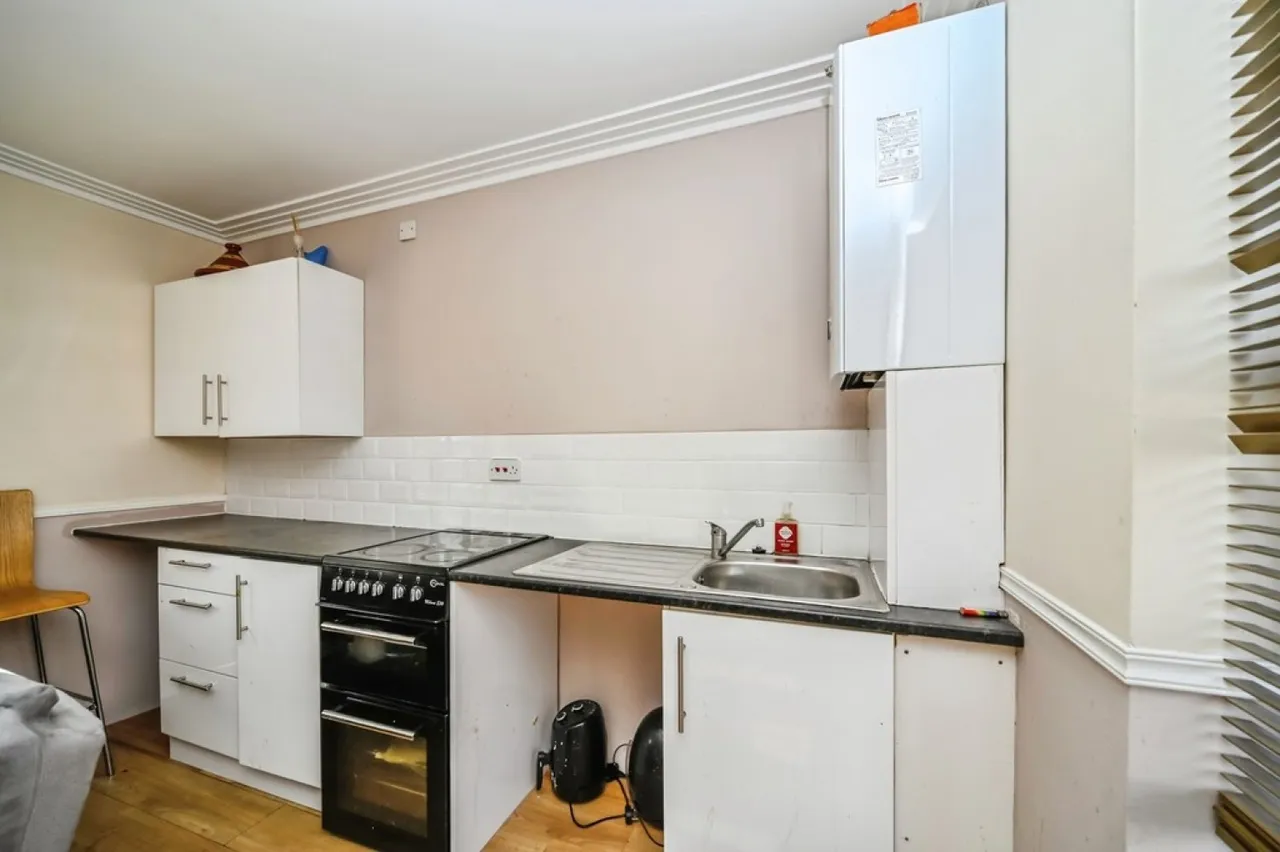 Goldington Avenue,Bedford, photo 4