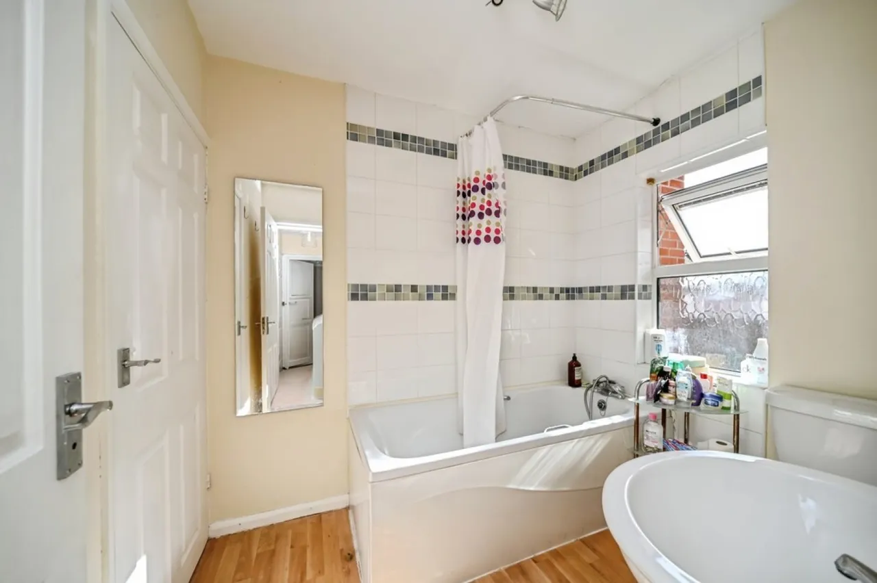 Goldington Avenue,Bedford, photo 8