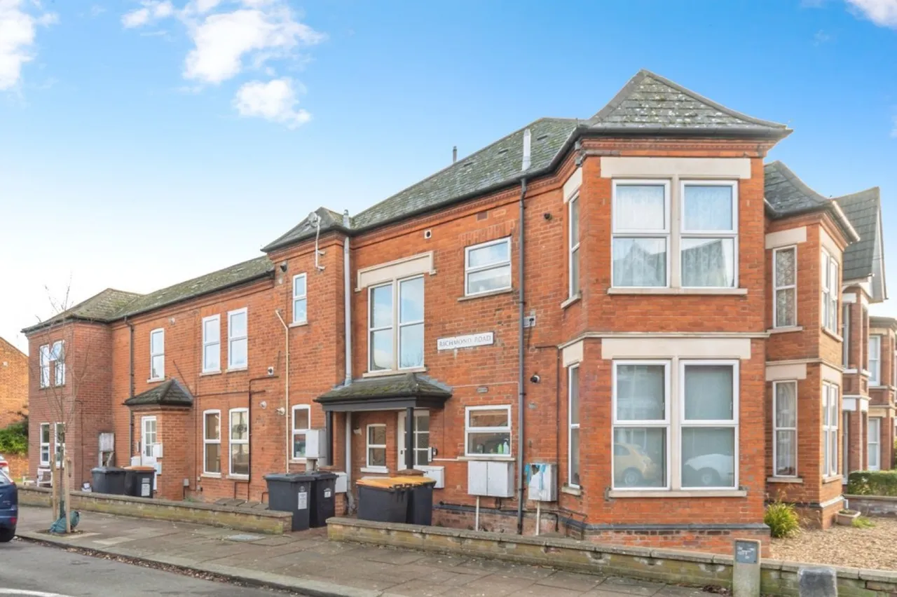 Goldington Avenue,Bedford, photo 2