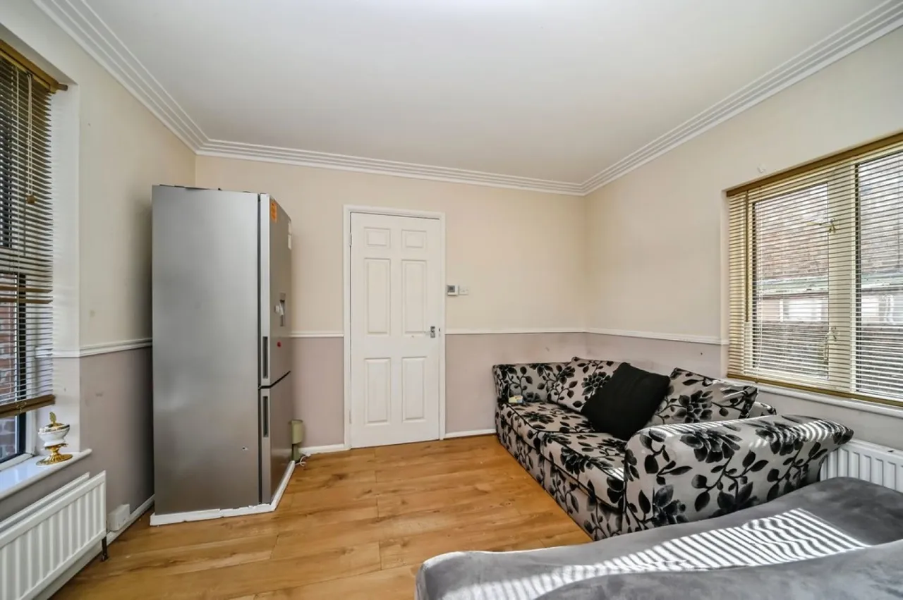Goldington Avenue,Bedford, photo 5