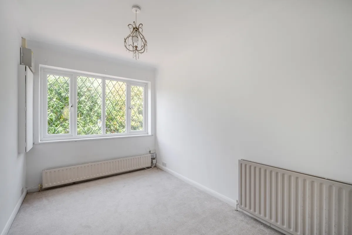 Loxford Road Caterham CR3, photo 6