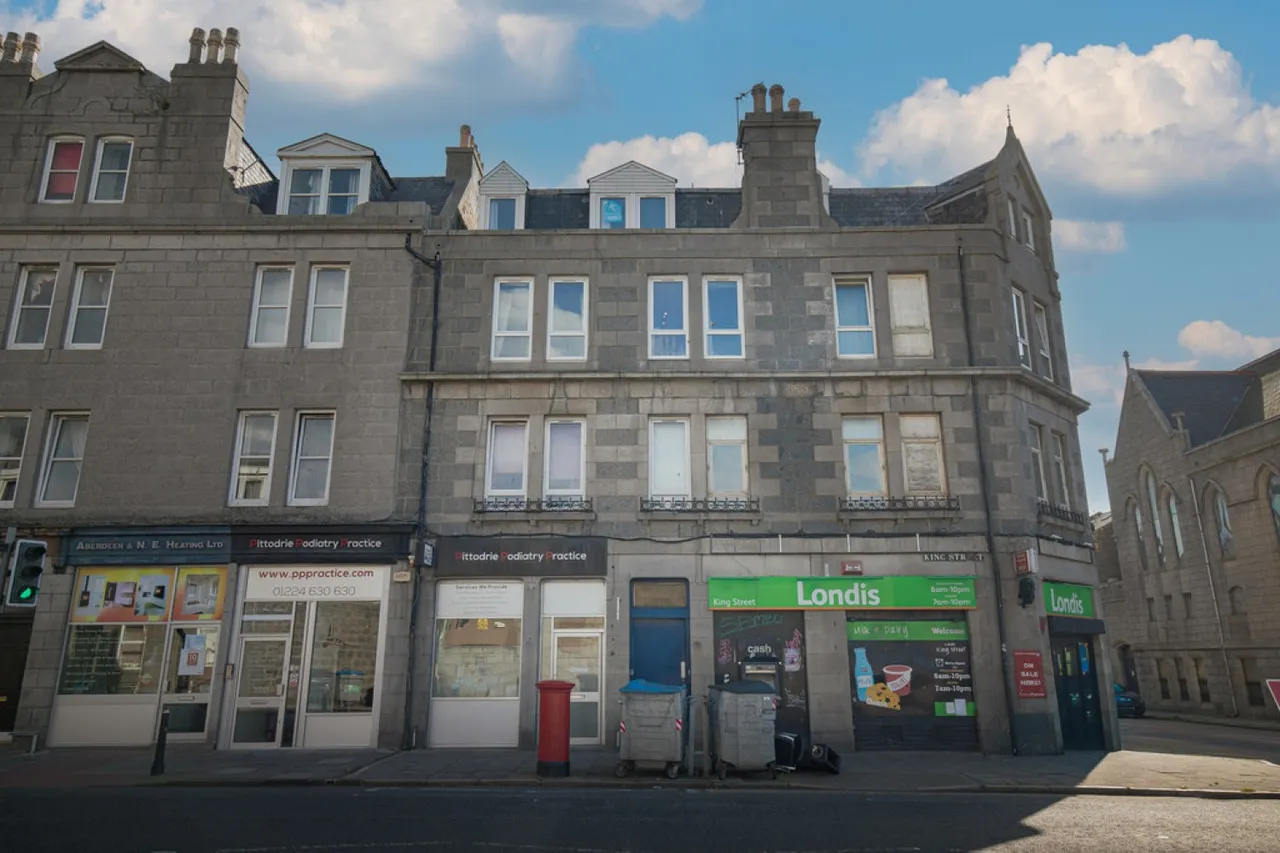2 bed flat to rent, King Street, Aberdeen, AB24
