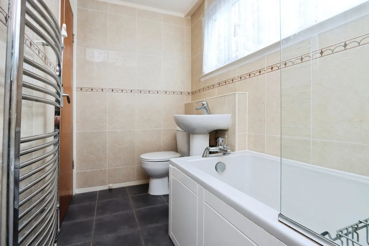 Batemoor Road, Sheffield, S8, photo 18