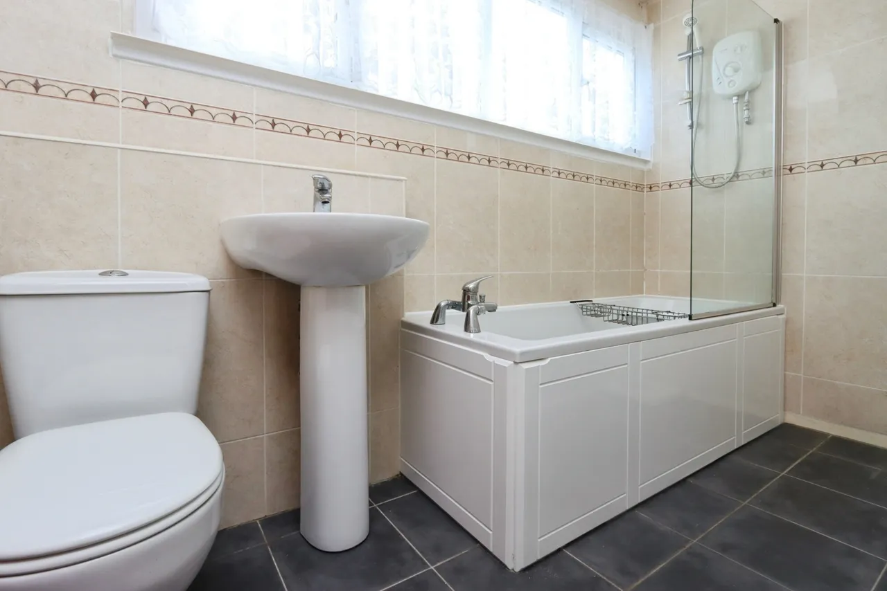Batemoor Road, Sheffield, S8, photo 17