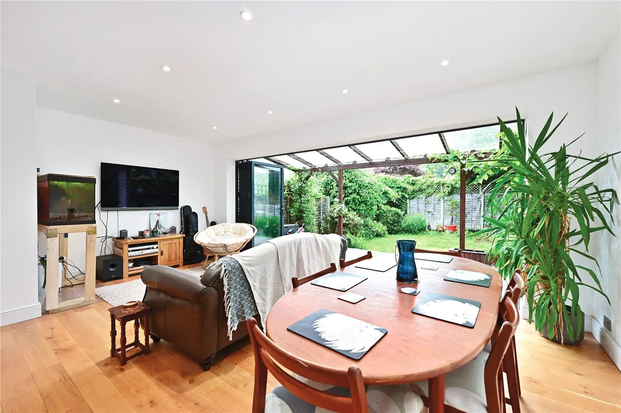 Lyndford Terrace, Fleet, Hampshire, GU52 7SE, photo 11