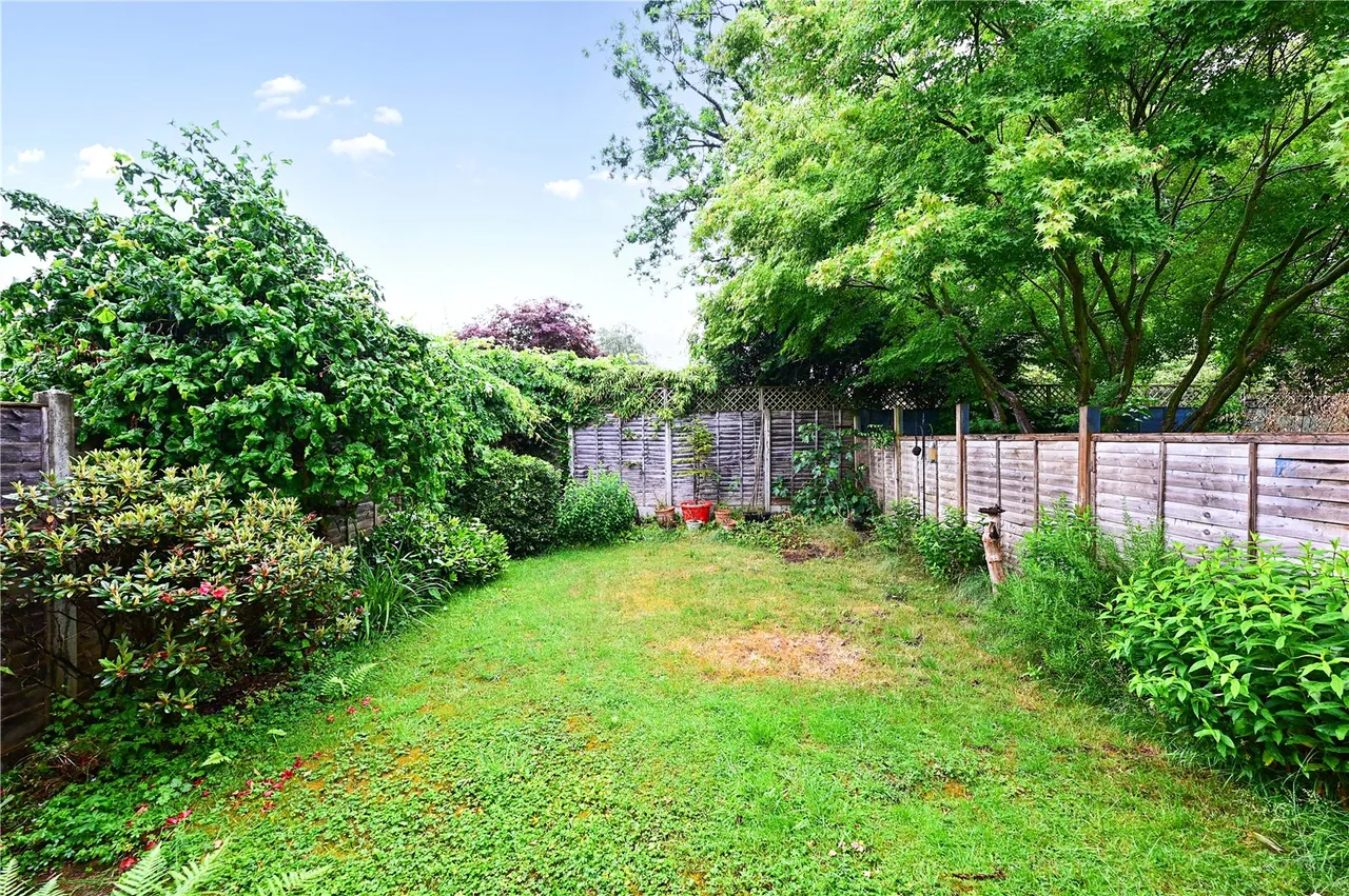 Lyndford Terrace, Fleet, Hampshire, GU52 7SE, photo 15
