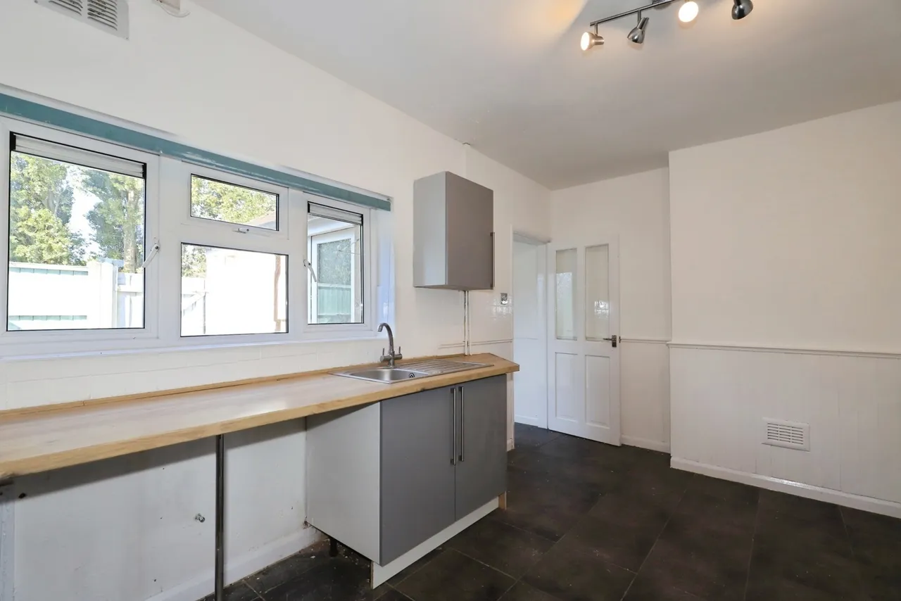 Pear Tree Lane, Wolverhampton, WV11, photo 7