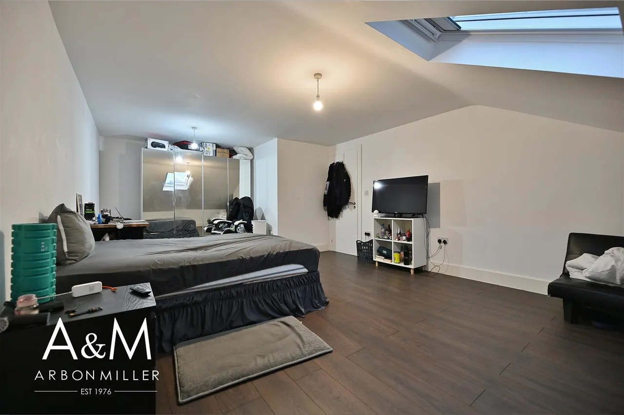New North Road, Hainault, Essex, Ilford, IG63DY, photo 19
