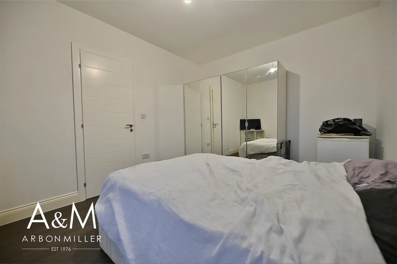New North Road, Hainault, Essex, Ilford, IG63DY, photo 15