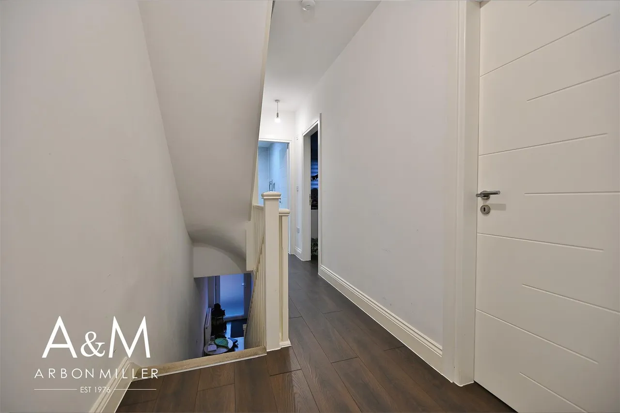 New North Road, Hainault, Essex, Ilford, IG63DY, photo 12