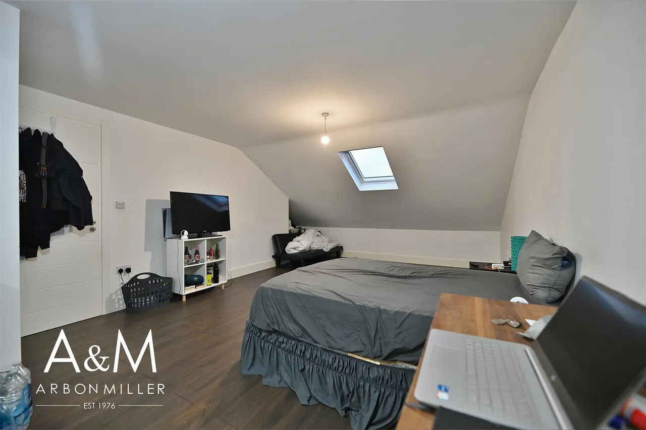 New North Road, Hainault, Essex, Ilford, IG63DY, photo 18